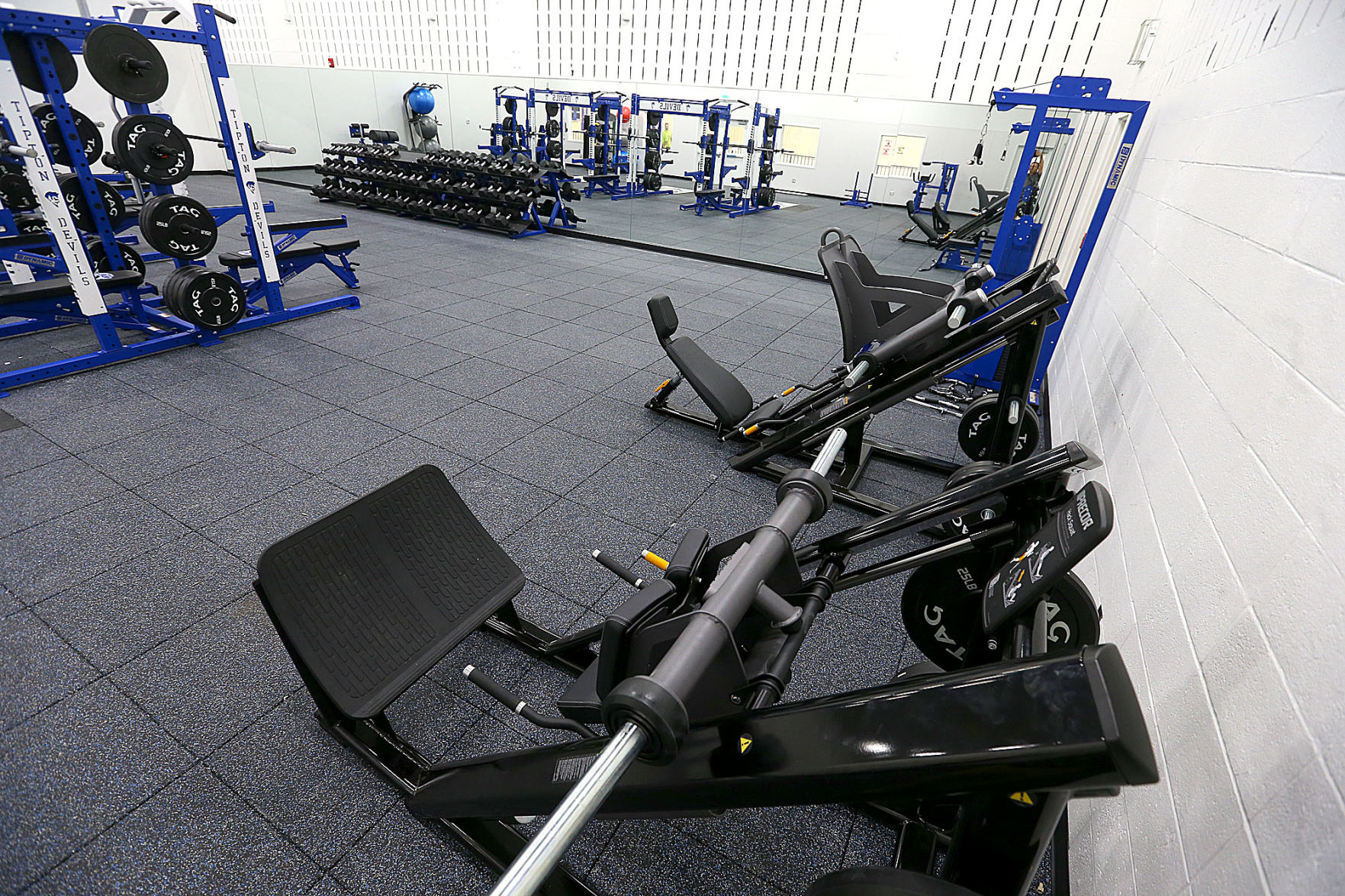 Tipton HS Weight room 04.jpg